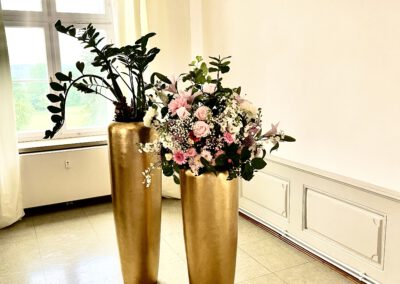 Blumenschmuck im Trausaal